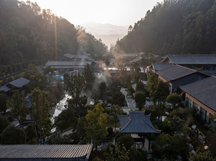 綠沁服務(wù)案例 | 伴山云隱，湯泉漫谷——梁河南甸伴山溫泉小鎮(zhèn)